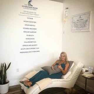 Courtney Friel feet photo thumbnail