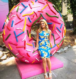 Courtney Friel feet photo thumbnail