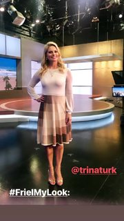 Courtney Friel feet photo thumbnail