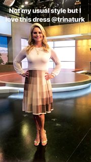 Courtney Friel feet photo thumbnail
