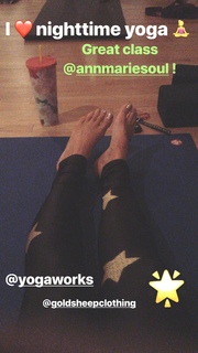 Courtney Friel feet photo thumbnail
