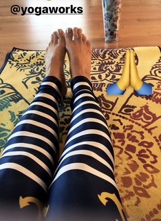Courtney Friel feet photo thumbnail