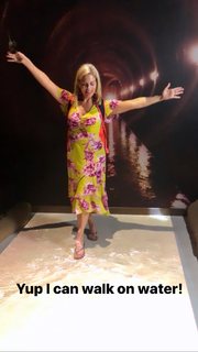 Courtney Friel feet photo thumbnail