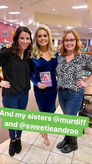Courtney Friel feet photo thumbnail