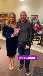 Courtney Friel feet photo thumbnail