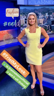 Courtney Friel feet photo thumbnail