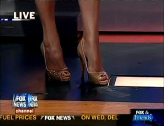 Courtney Friel feet photo thumbnail