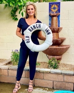 Courtney Friel feet photo thumbnail