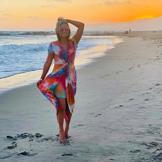 Courtney Friel feet photo thumbnail