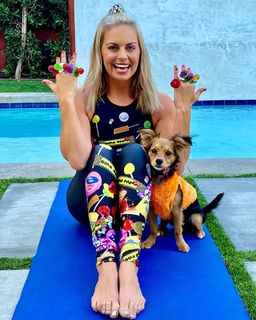 Courtney Friel feet photo thumbnail