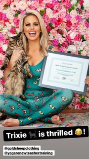 Courtney Friel feet photo thumbnail