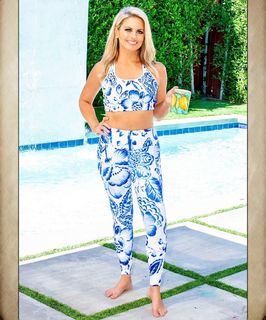 Courtney Friel feet photo thumbnail