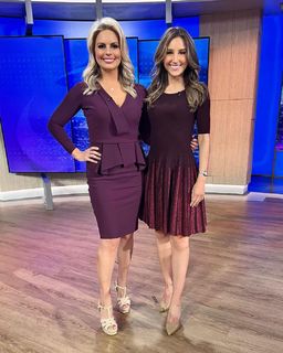 Courtney Friel feet photo thumbnail