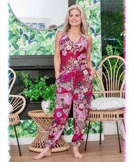 Courtney Friel feet photo thumbnail
