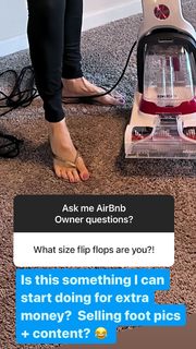 Courtney Friel feet photo thumbnail
