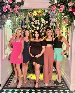 Courtney Friel feet photo thumbnail