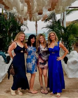 Courtney Friel feet photo thumbnail