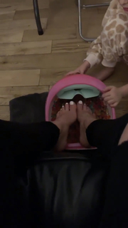 Courtney Green feet photo thumbnail