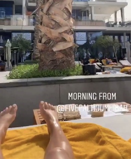 Courtney Green feet photo thumbnail