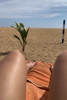 Courtney Green feet photo thumbnail