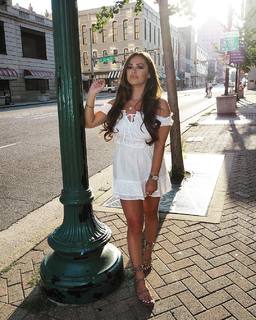 Courtney Green feet photo thumbnail