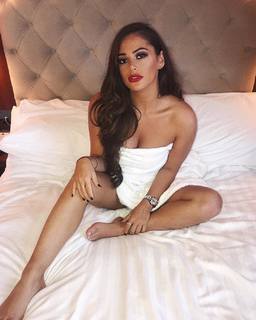 Courtney Green feet photo thumbnail