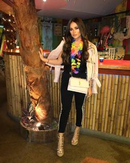 Courtney Green feet photo thumbnail