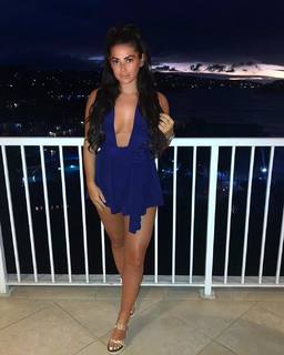 Courtney Green feet photo thumbnail