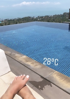 Courtney Green feet photo thumbnail