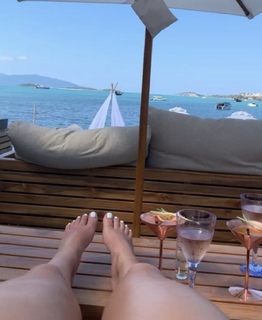 Courtney Green feet photo thumbnail