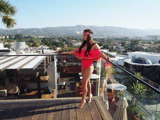 Courtney Green feet photo thumbnail