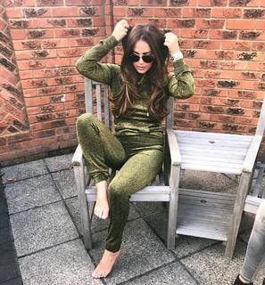 Courtney Green feet photo thumbnail