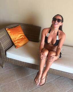 Courtney Green feet photo thumbnail