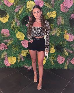 Courtney Green feet photo thumbnail