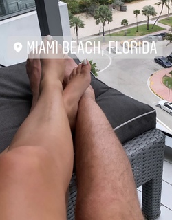 Courtney Green feet photo thumbnail