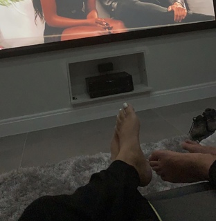 Courtney Green feet photo thumbnail