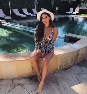Courtney Green feet photo thumbnail