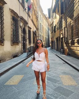 Courtney Green feet photo thumbnail