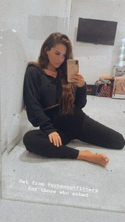 Courtney Green feet photo thumbnail
