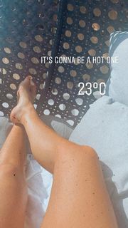 Courtney Green feet photo thumbnail