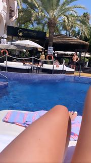Courtney Green feet photo thumbnail