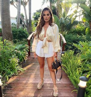 Courtney Green feet photo thumbnail