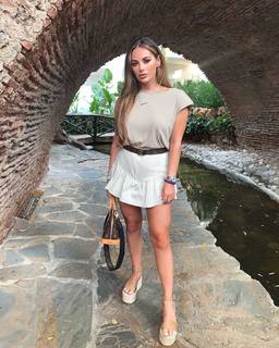 Courtney Green feet photo thumbnail