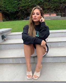 Courtney Green feet photo thumbnail