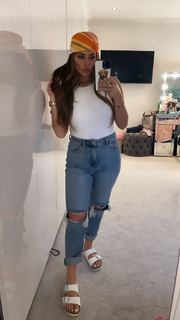 Courtney Green feet photo thumbnail