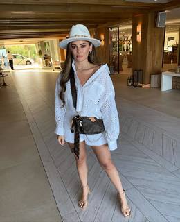 Courtney Green feet photo thumbnail