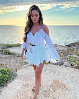 Courtney Green feet photo thumbnail