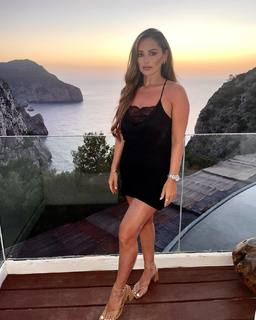 Courtney Green feet photo thumbnail