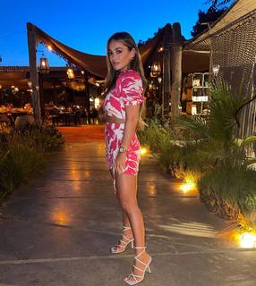 Courtney Green feet photo thumbnail