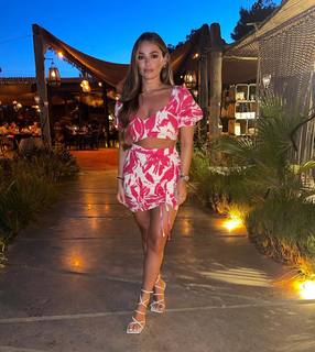 Courtney Green feet photo thumbnail